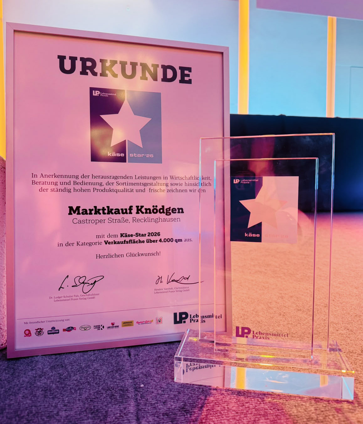 Urkunde und Auszeichnung zum Käse-Star 2026 für Marktkauf Knödgen